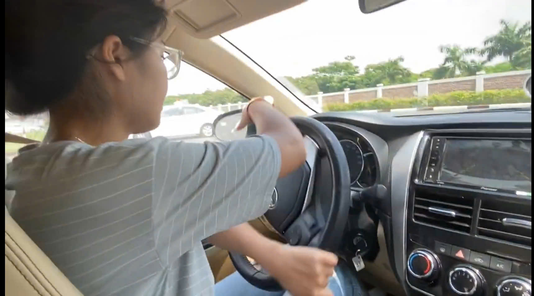 Học viên thực hành lái xe